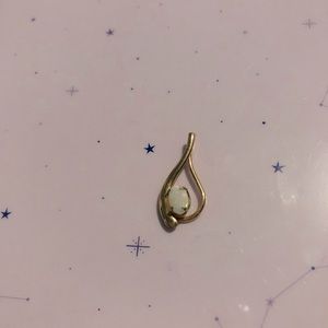 14k gold pendant with opal stone